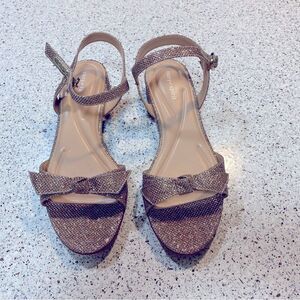 Easy Spirit GINOVA 2 Canvas Gold Block Heel Embellished Bow Strappy Sandals 8.5